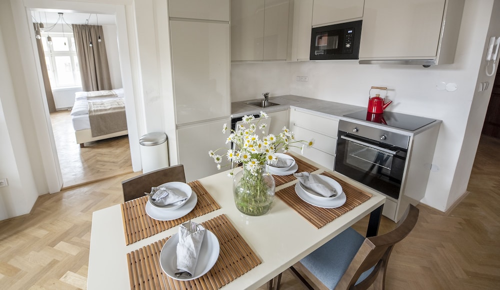 

Roma - Horoměřice - Letna Garden Suites