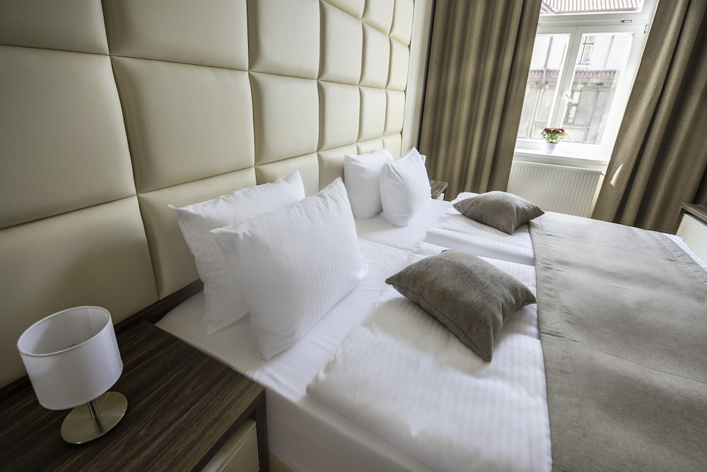 

Venezia - Horoměřice - Letna Garden Suites