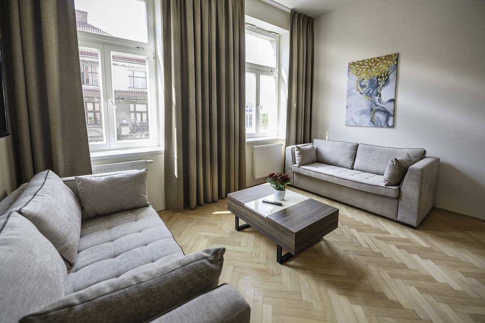 

Roma - Zdiby - Letna Garden Suites