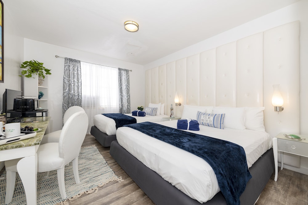 

Milano - Surfside - Norman's Hotel and Dining