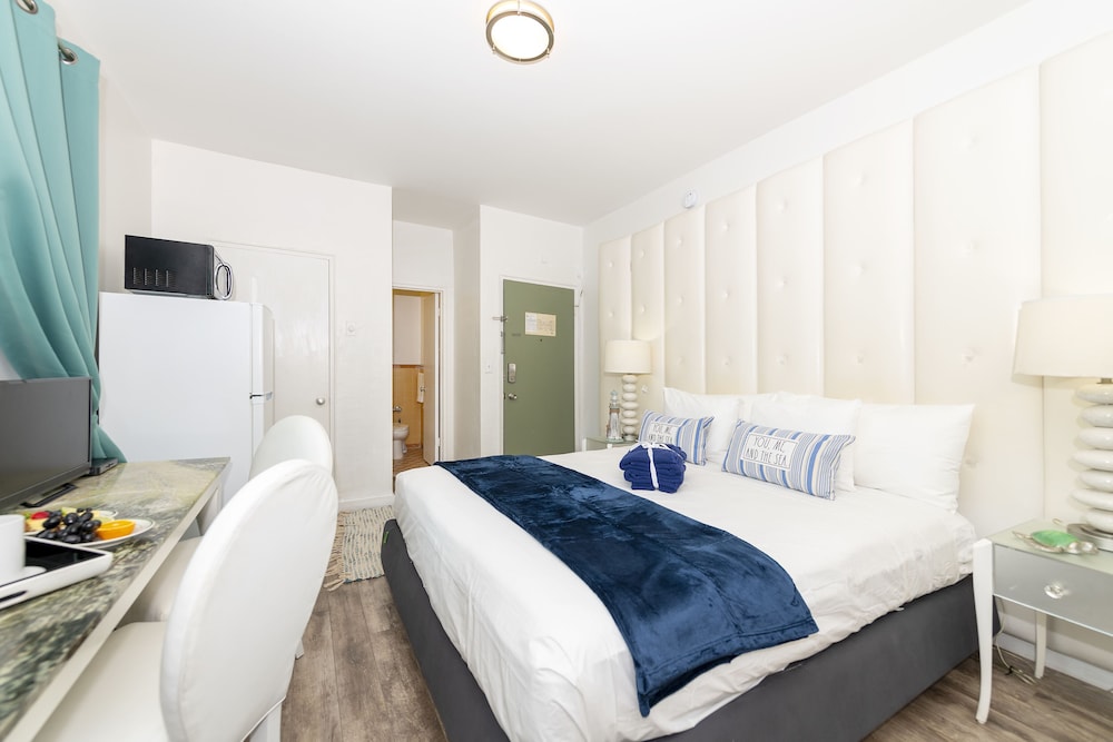

Milano - Surfside - Norman's Hotel and Dining