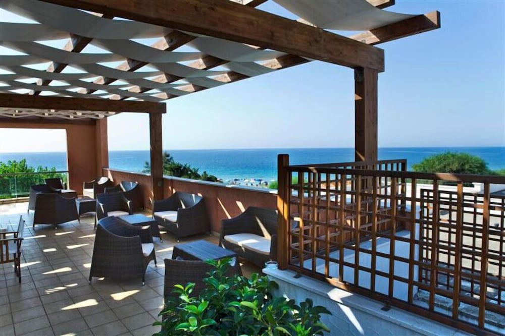 

Bari - Ugento - Hotel Club Ravezzo
