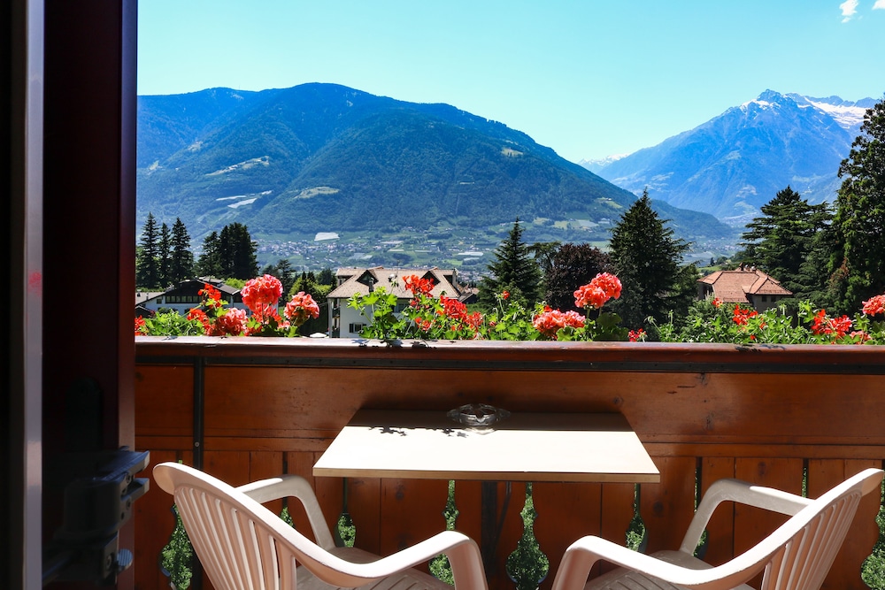 

Catania - Merano - Guesthouse Pension Grafenstein