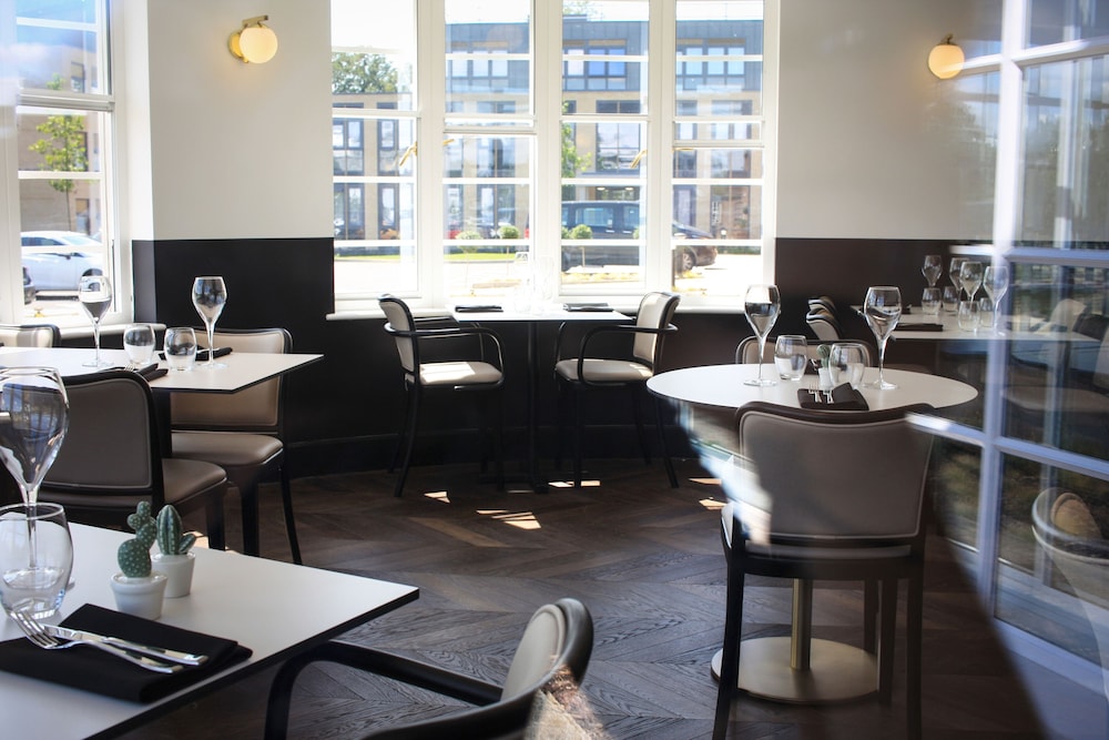 

Bari - Hatfield - The Comet London Hatfield