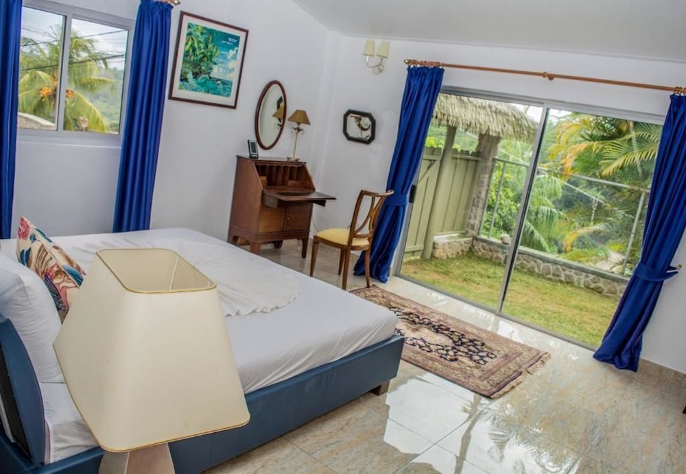 

Roma - Anse Boileau - Holiday Home Self Catering