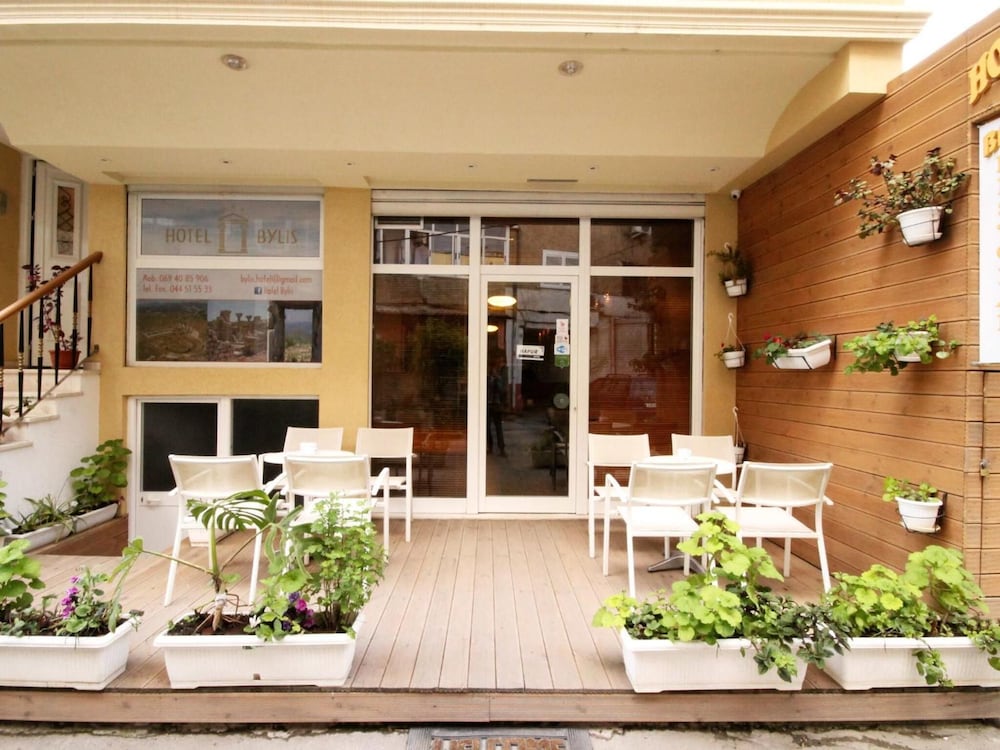 

Pisa - Tirana - Hotel Bylis