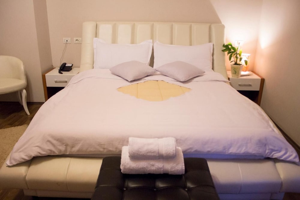 

Pisa - Tirana - Hotel Bylis