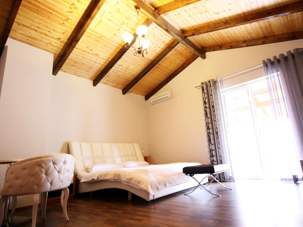 

Brindisi - Tirana - Hotel Bylis