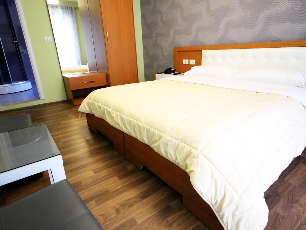 

Palermo - Tirana - Hotel Bylis