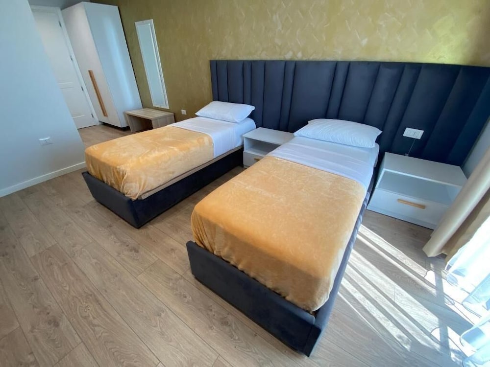 

Verona - Durrës - Hotel Alion