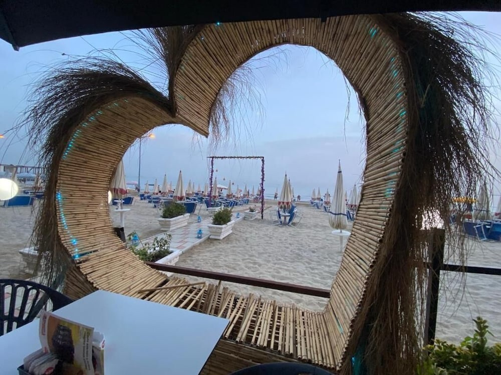 

Napoli - Durrës - Hotel Alion