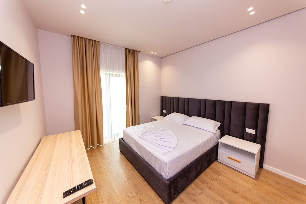

Bari - Costa albanese - Hotel Alion