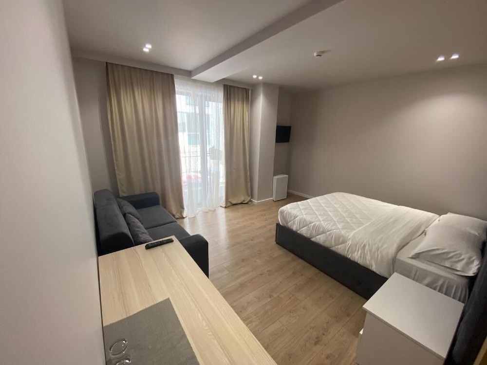 

Bari - Durrës - Hotel Alion