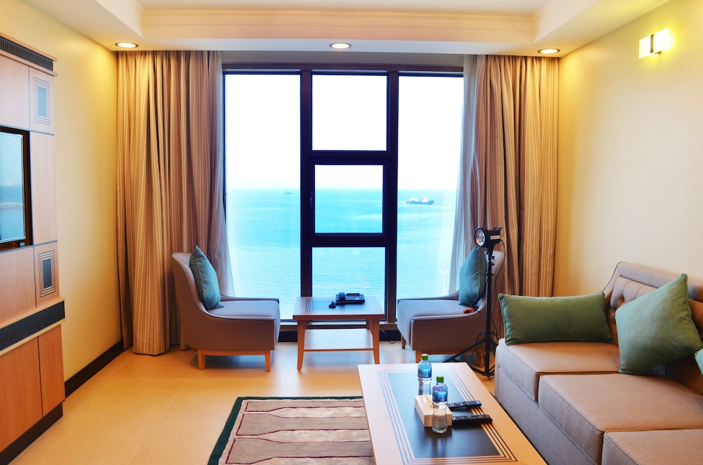 

Verona - Amwaj Islands - Nooh Tower