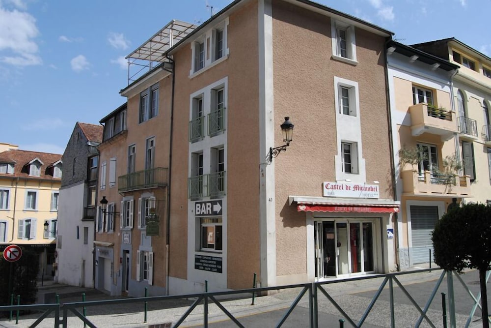 Catania - Alti Pirenei - Hautes-Pyrénées, Francia - Logis Hôtel Castel de Mirambel
