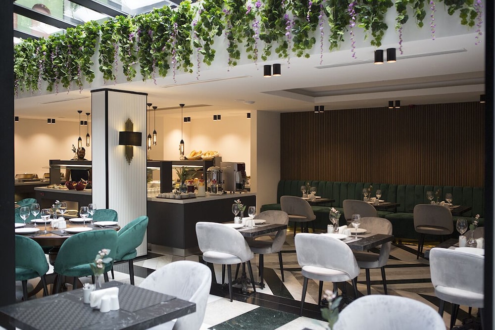 

Milano - Izmir - Emens hotel