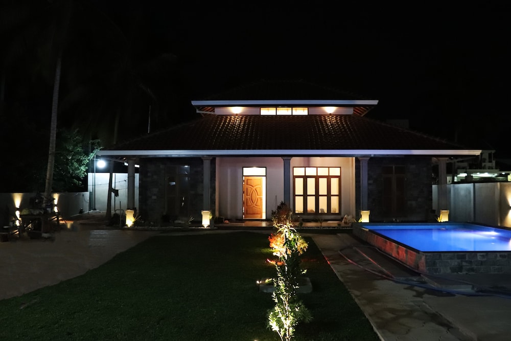 

Roma - Negombo - Villa Ananthaya