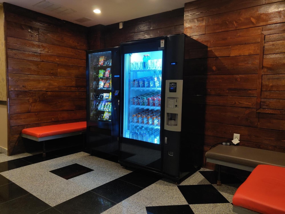 

Verona - New York - Aeroporto La Guardia - Hotel Key