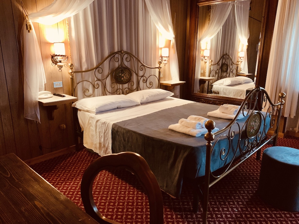 

Catania - Milano Marittima - Hotel Ficocle
