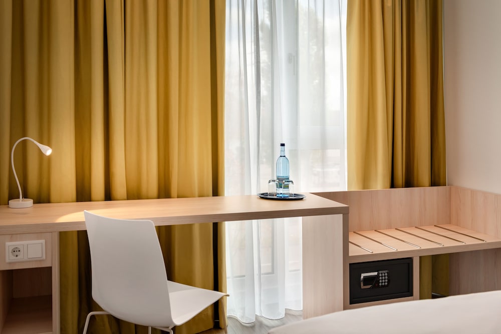

Roma - Augsburg - Super 8 by Wyndham Augsburg