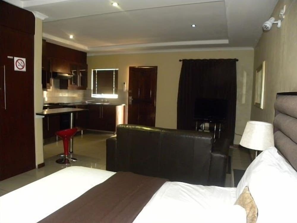

Roma - Johannesburg - Croydon hotel