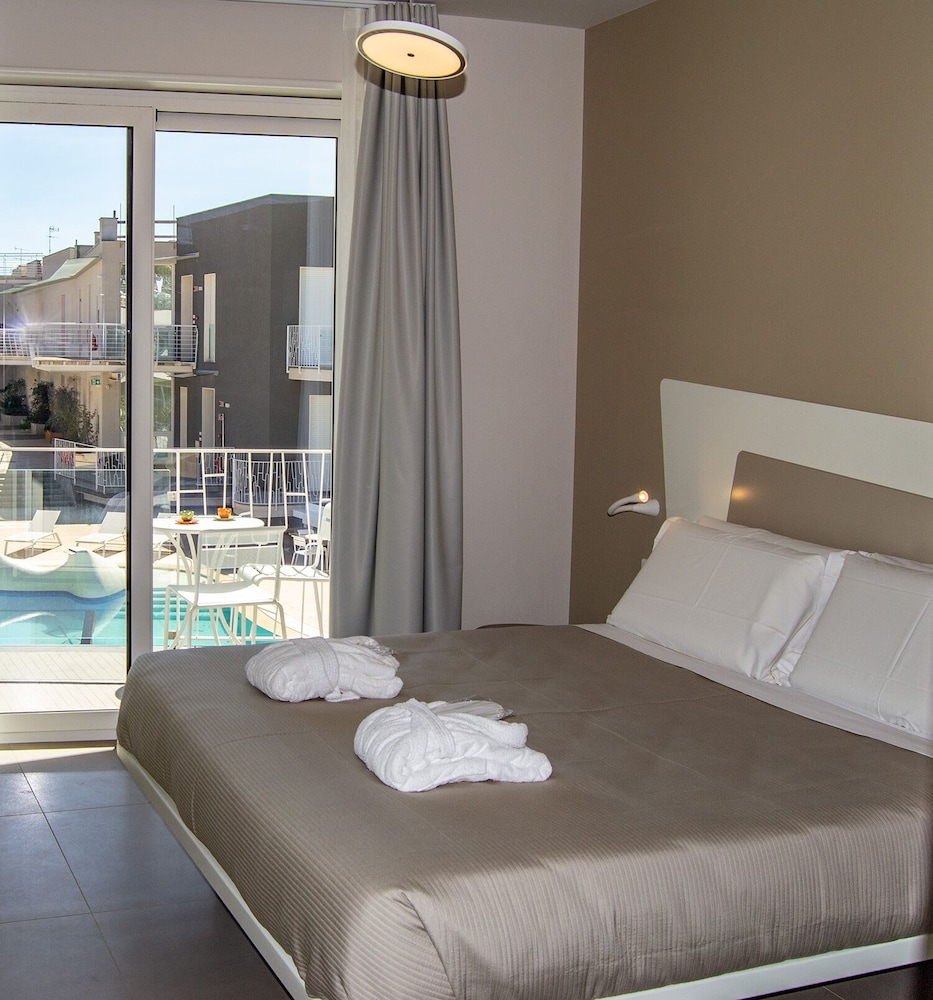 

Napoli - Acireale - Ciclope Resort