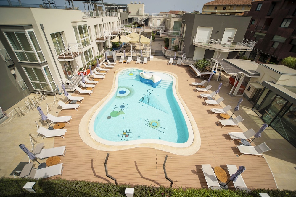 

Firenze - Acireale - Ciclope Resort
