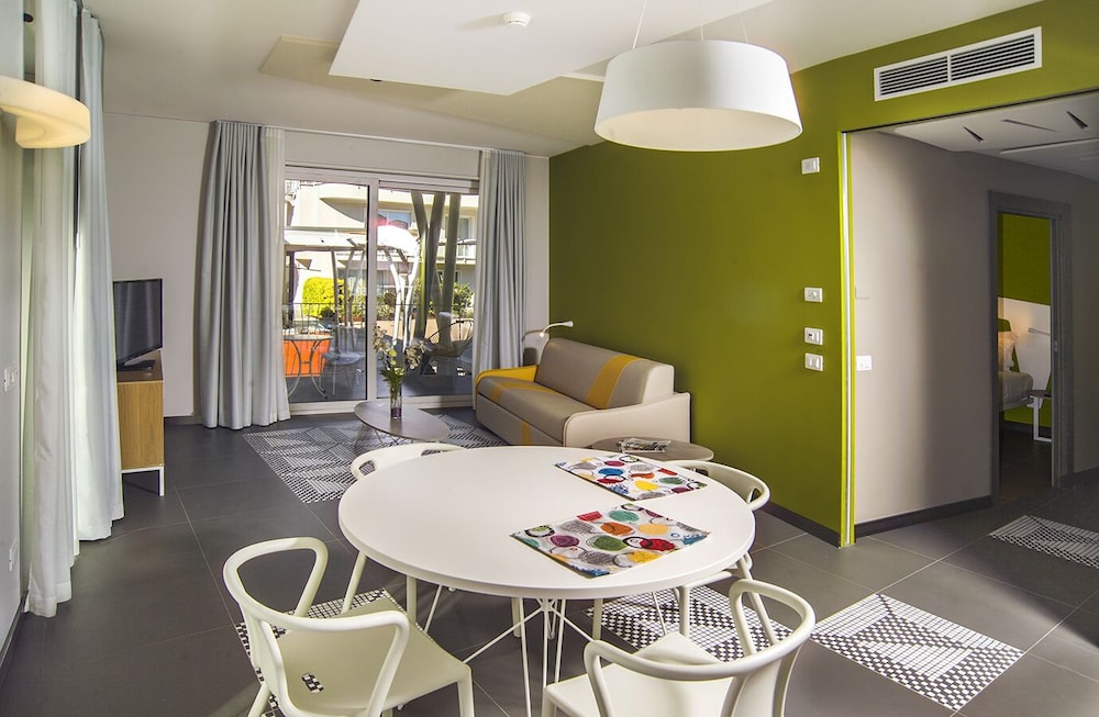

Verona - Acireale - Ciclope Resort