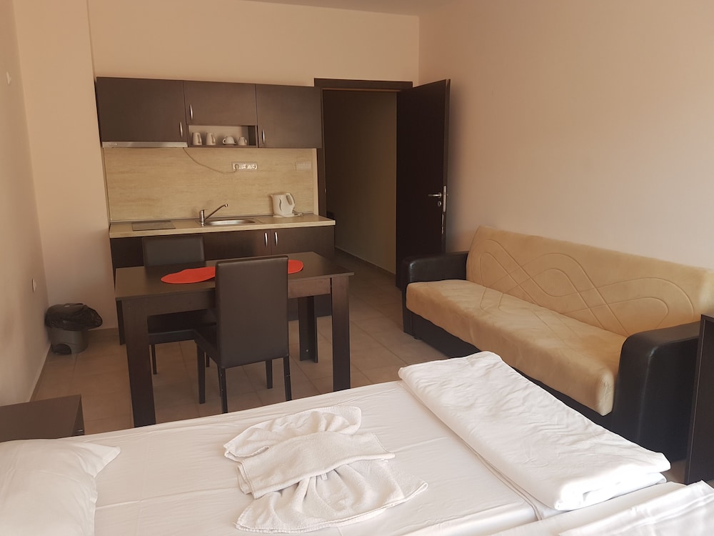 

Milano - Pomorie - Sea Breeze Pomorie