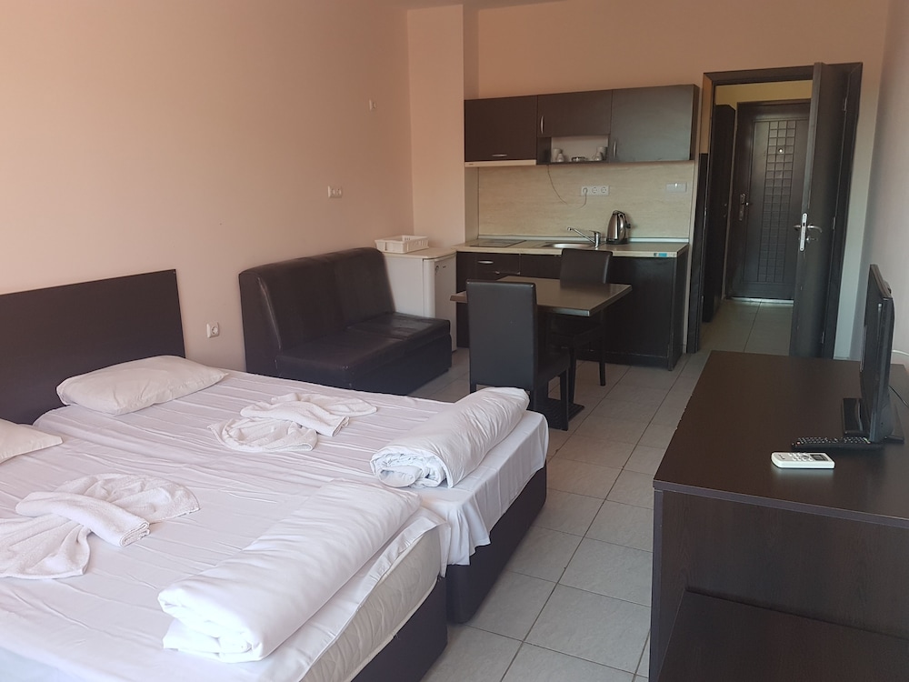 

Milano - Pomorie - Sea Breeze Pomorie
