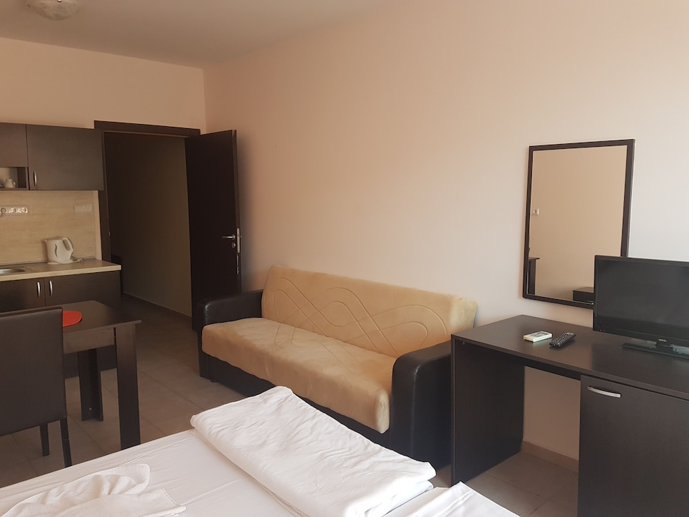 

Roma - Pomorie - Sea Breeze Pomorie