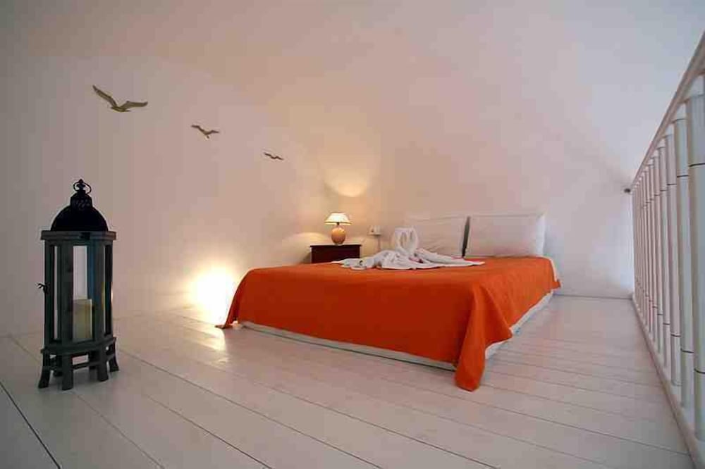 

Milano - Fira - Abyssanto Villa