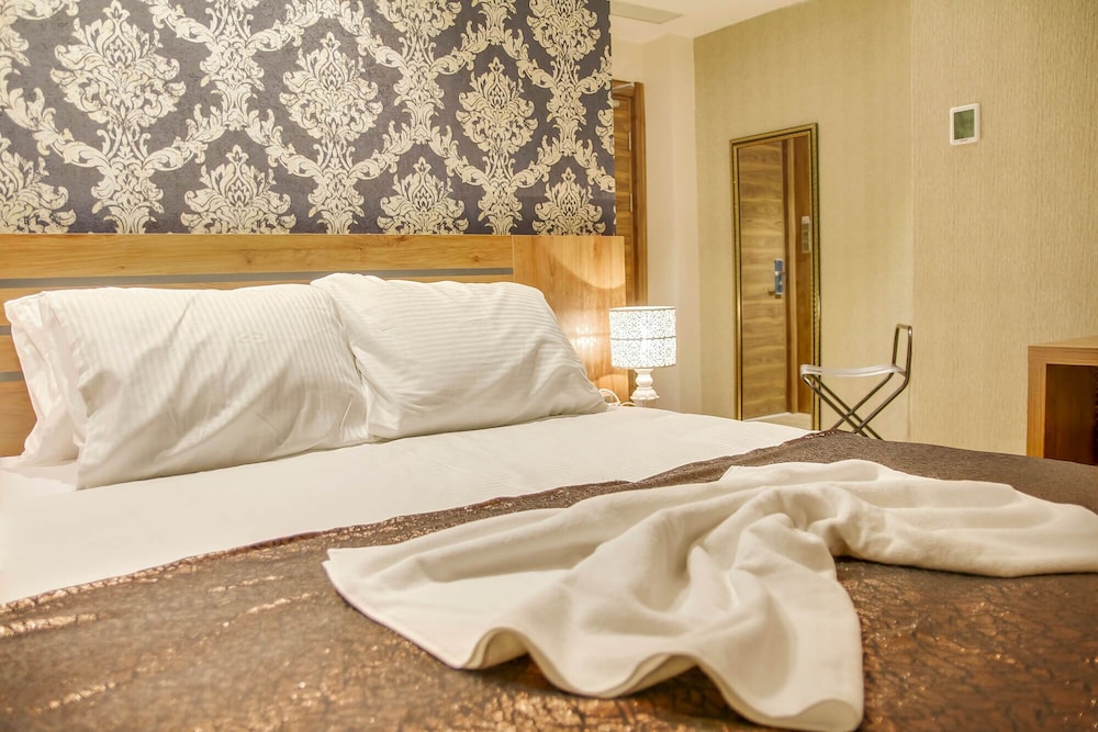

Bologna - Kayseri - Newway Hotel