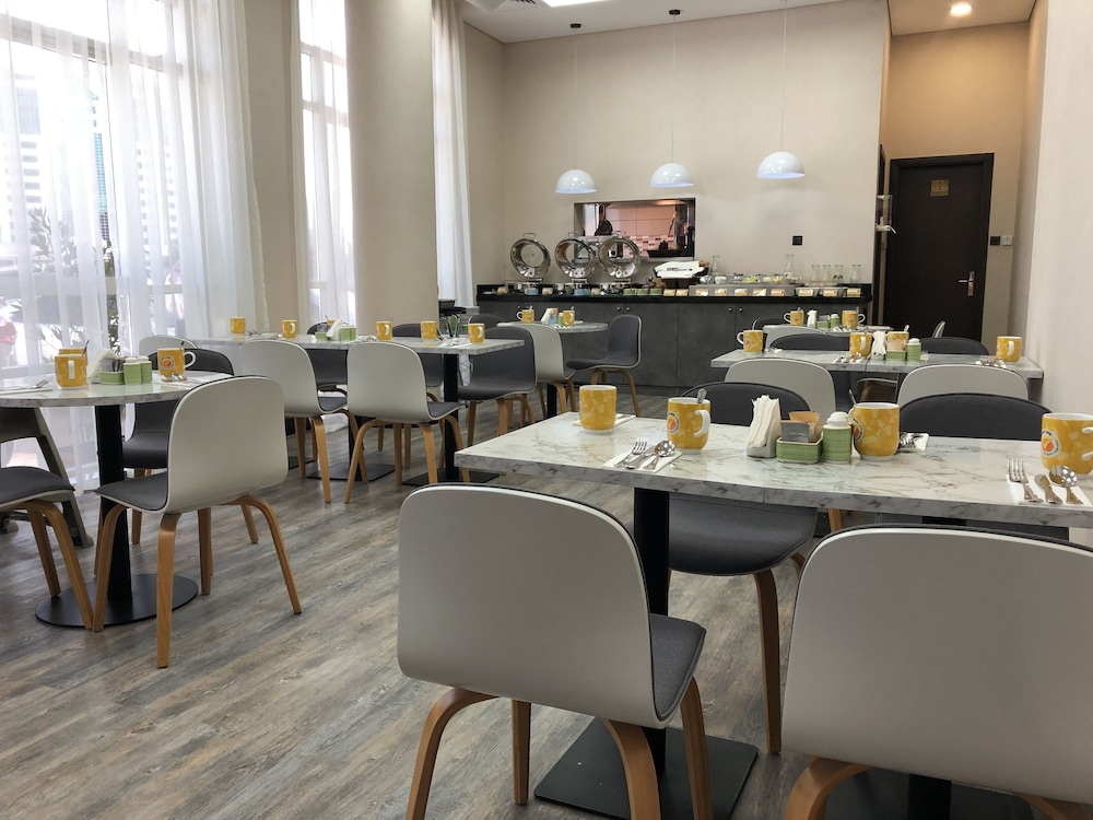 

Roma - Sharjah - TIME Express Hotel Al Khan