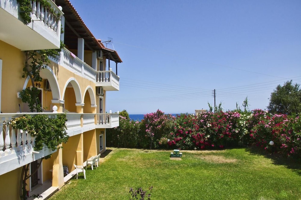 

Milano - Tsilivi - Studios Petra
