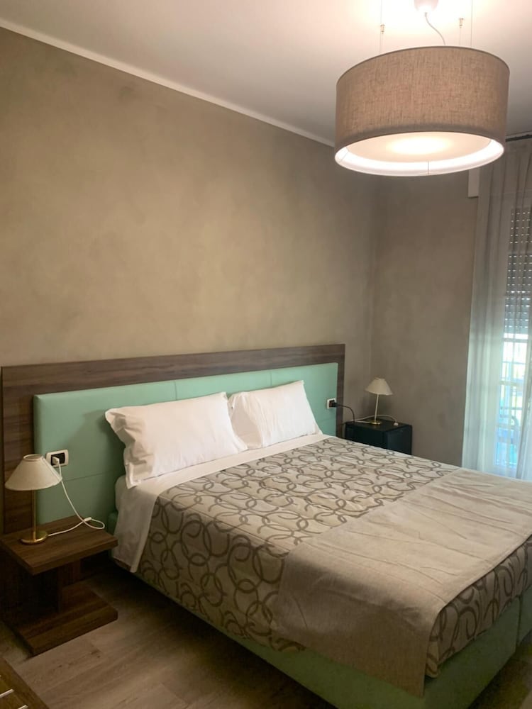 

Bologna - Lago di Garda, Laghi Italia - Hotel Conca D'Oro ***S