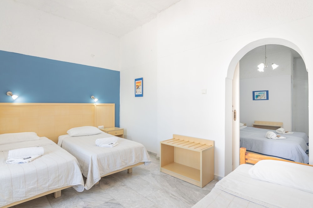 

Roma - Santorini, Isole Greche - Carlos Pension