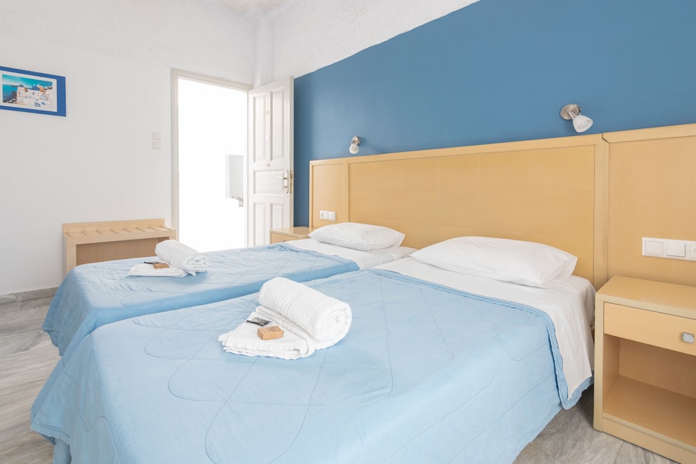 

Lamezia Terme - Santorini, Isole Greche - Carlos Pension