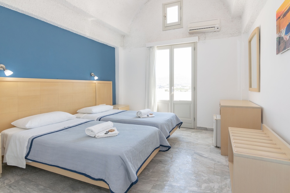 

Lamezia Terme - Santorini, Isole Greche - Carlos Pension