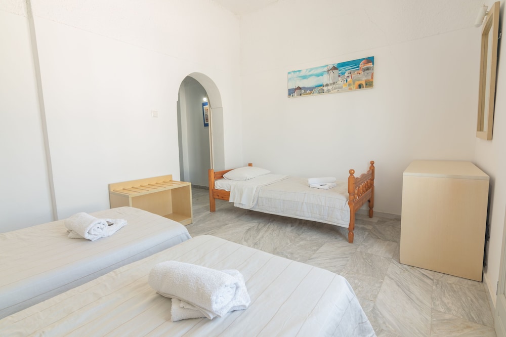 

Milano - Kamari - Carlos Pension