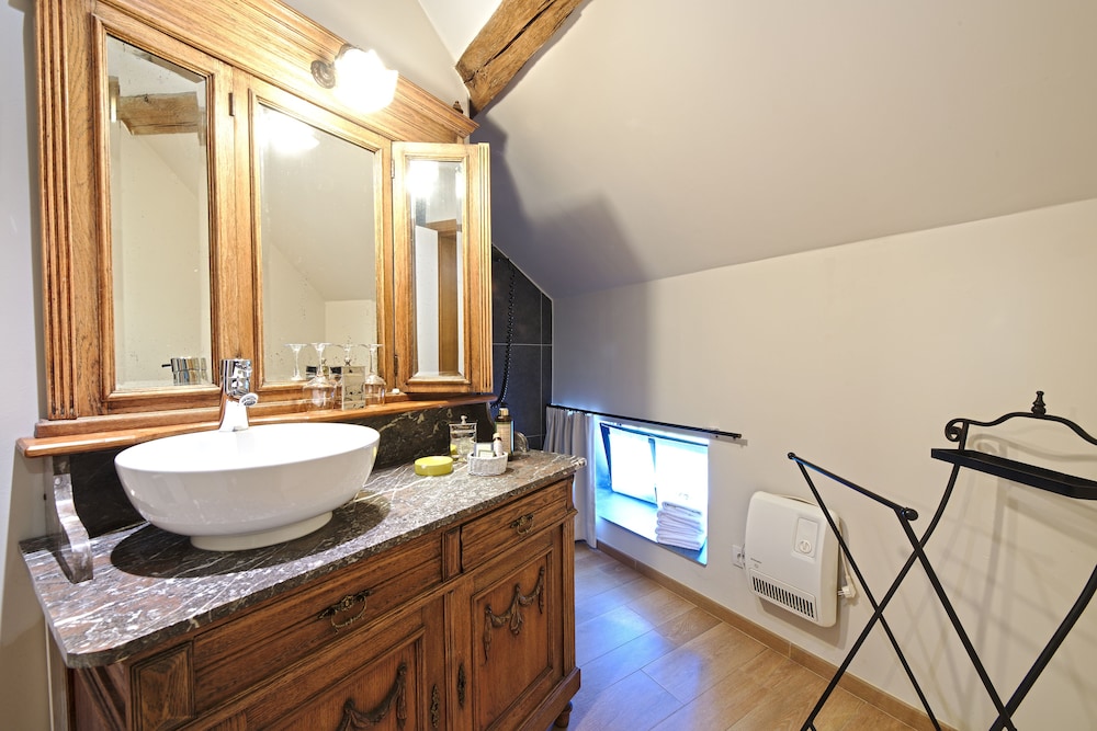 

Bari - Dinant - Hotel Le Saint Hadelin