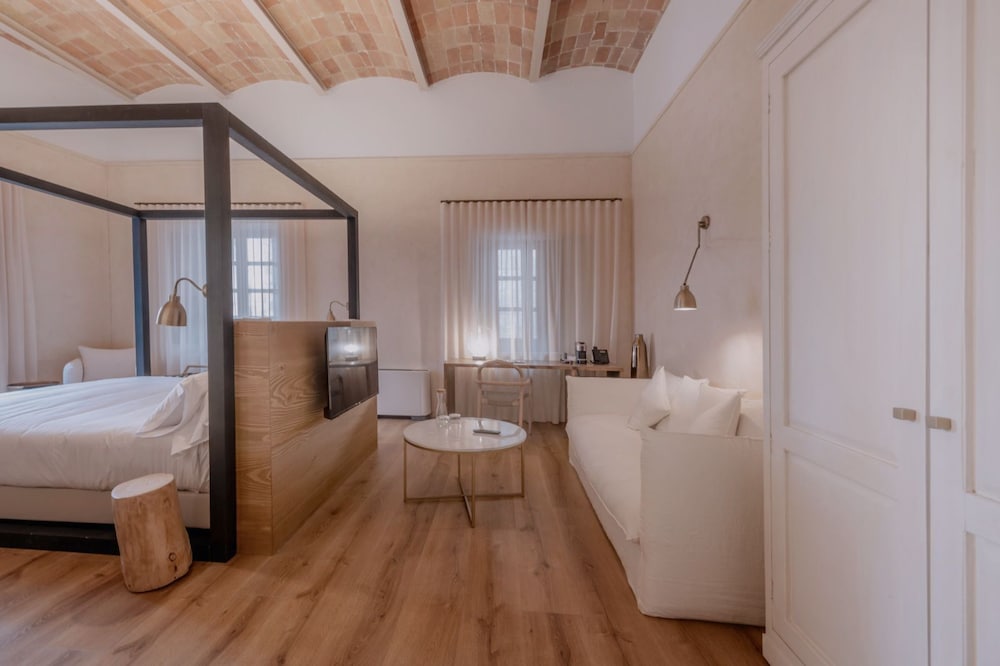 

Milano - Peralada - Hotel Palau Macelli