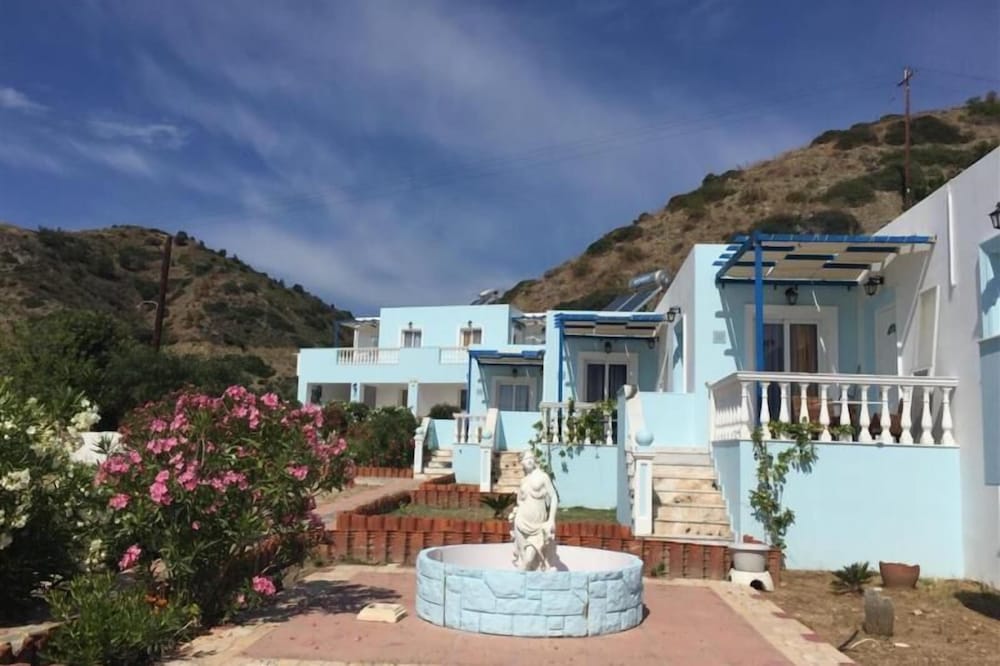 

Roma - Karpathos - Iris Studios