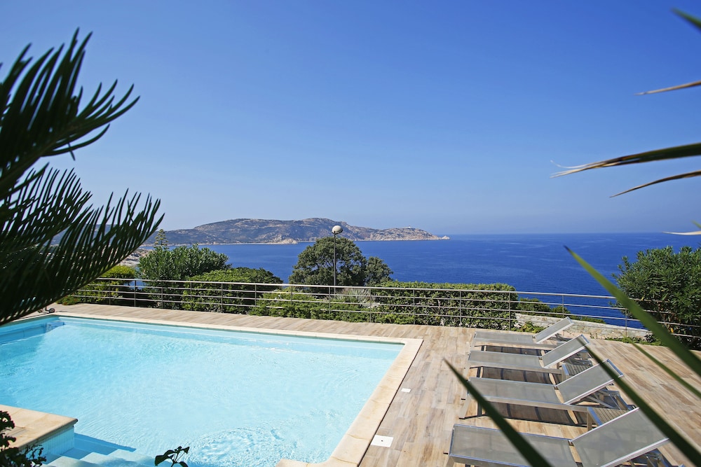

Verona - Calvi - Le Saint Erasme, Hotel Eco Friendly