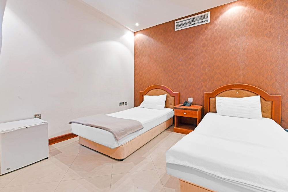 

Roma - Bahrain - OYO 118 Revira Hotel