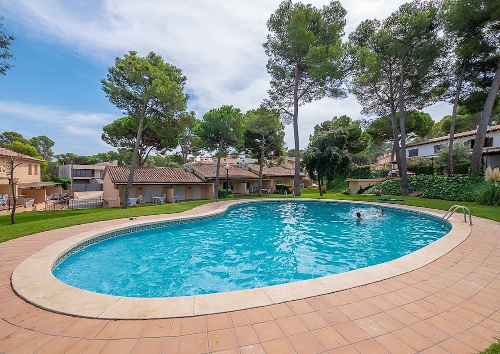 

Napoli - Pals - Village Golf Beach