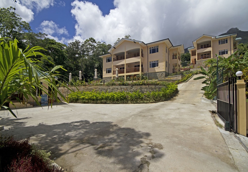 

Napoli - Round Island - The Palm Seychelles