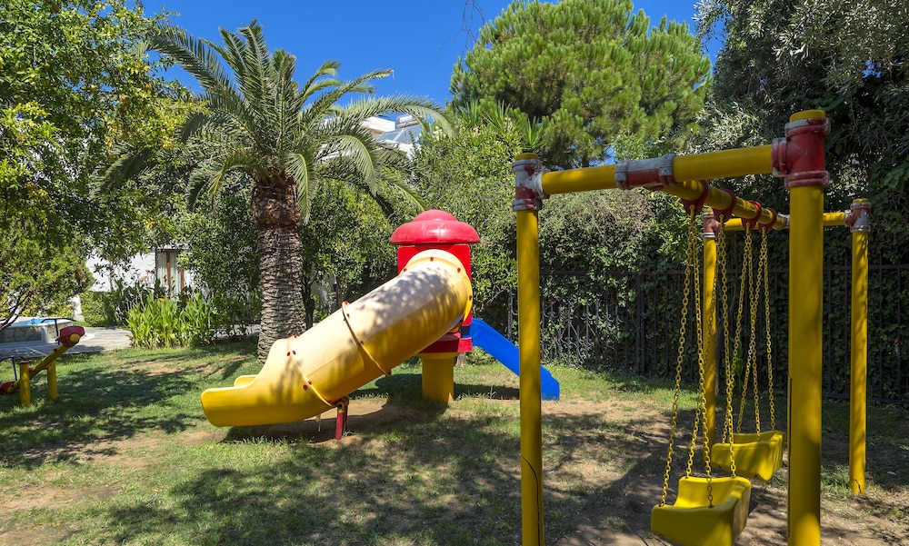 

Bari - Agia Marina Nea Kydonias - Hotel Castle Suites