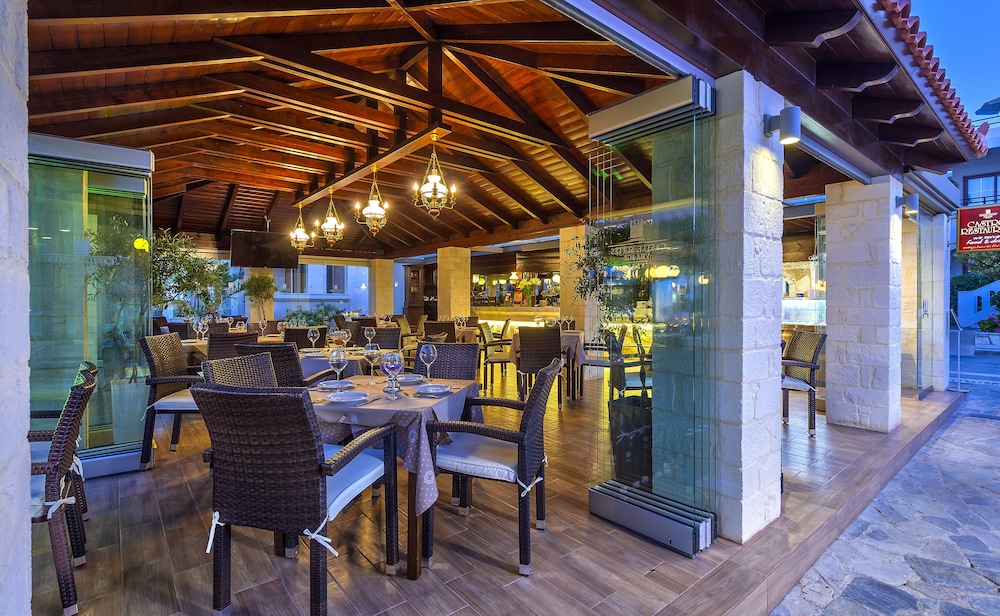 

Bologna - Platanias (Crete) - Hotel Castle Suites