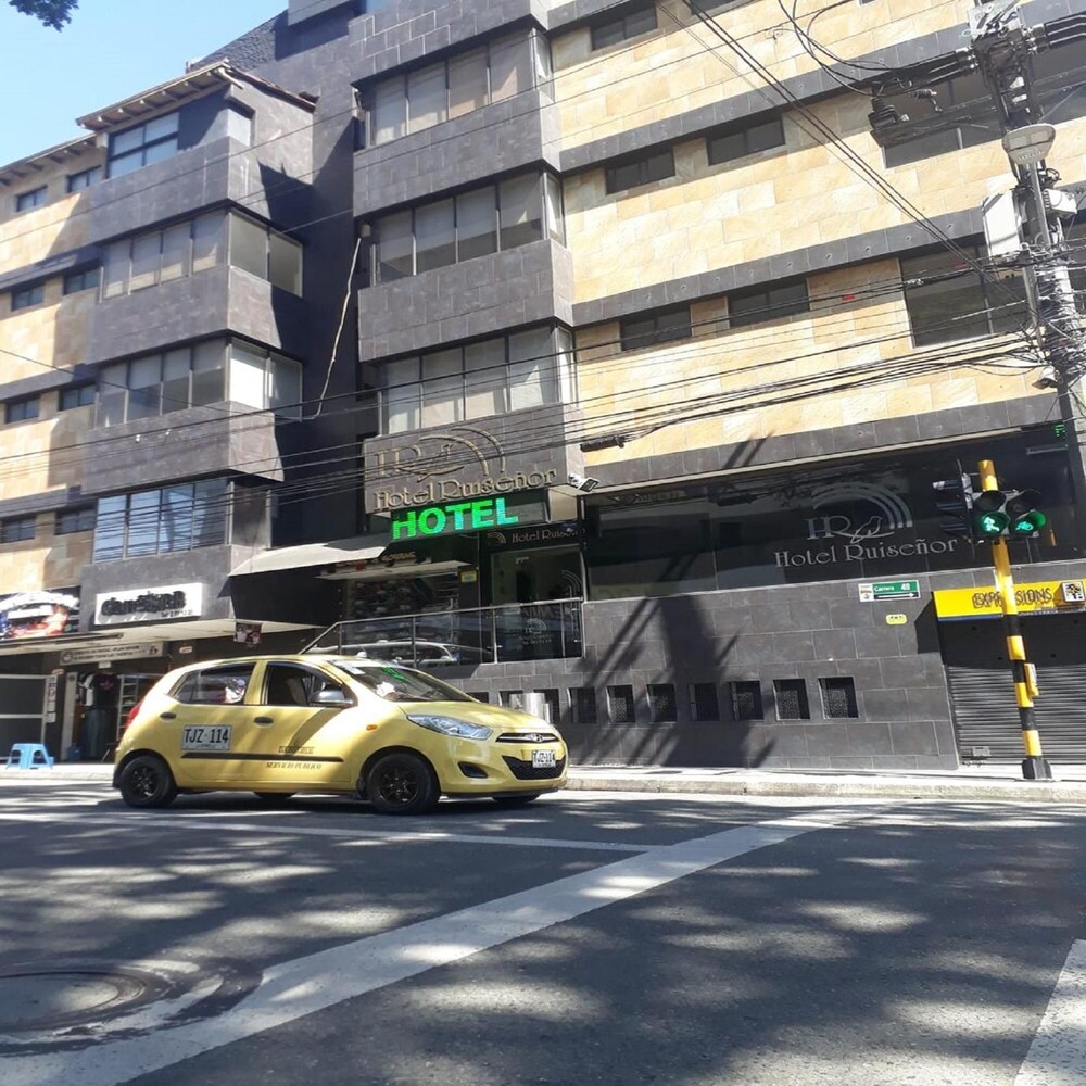 

Roma - Envigado - Hotel Ruiseñor Itagui